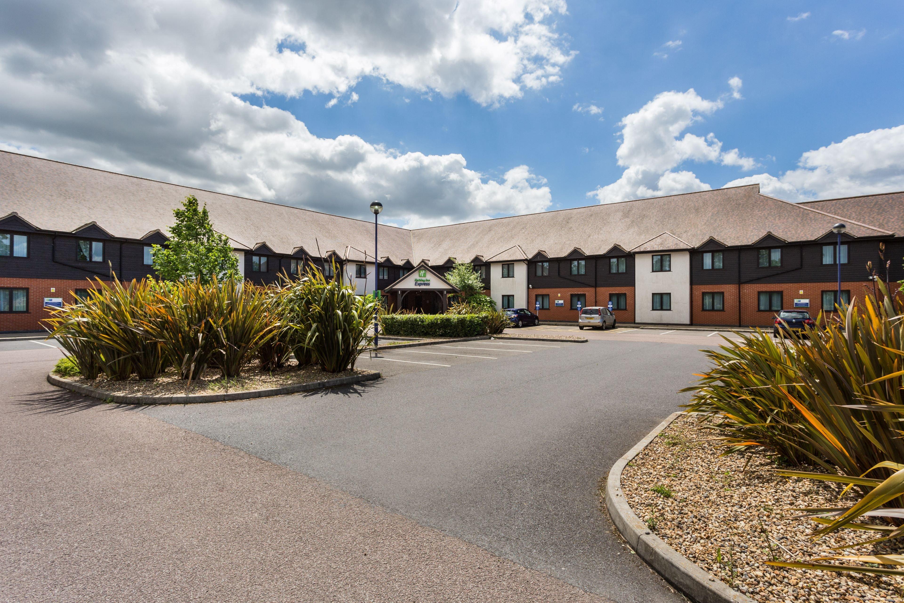 Holiday Inn Express Colchester, An Ihg Hotel Exterior foto